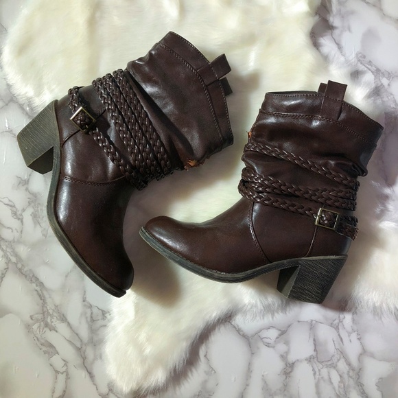 Maurices Shoes - ❗️LAST CHANCE ❗️ Women's size 6 Brown Heeled Boots